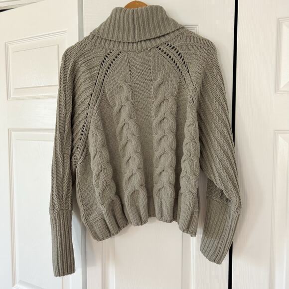 Moon & Madison Sage Green Cable Chunky Knit Turtleneck Sweater Size Medium EUC - Picture 2 of 4